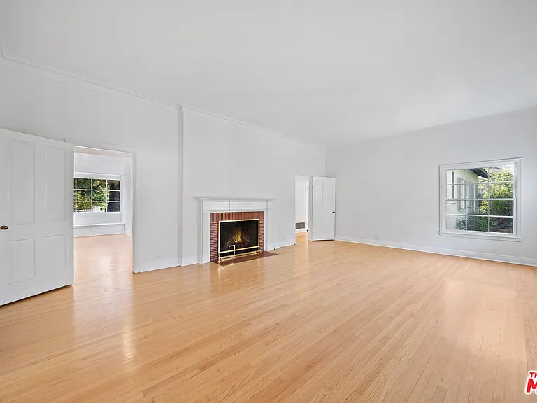 109 Homewood Rd — Photo 6