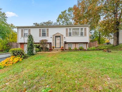 8 Holly Tree Ln, New Bedford, MA, 02745