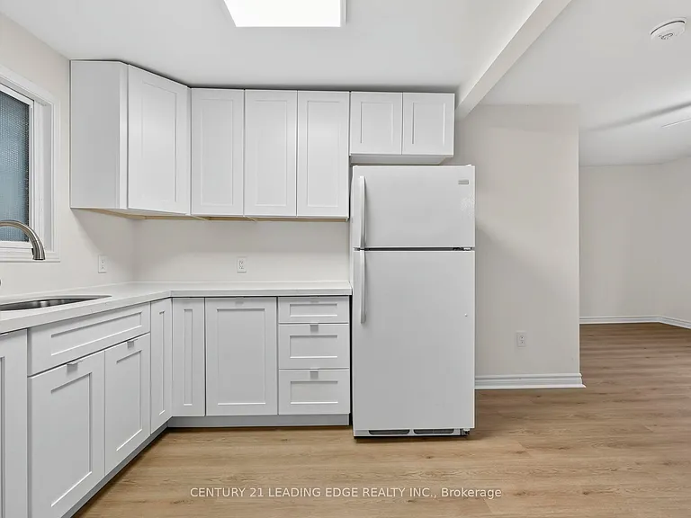 2073 Kate Ave — Photo 6