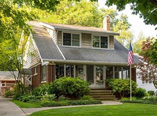 17207 Fernshaw Ave, Cleveland, OH 44111
