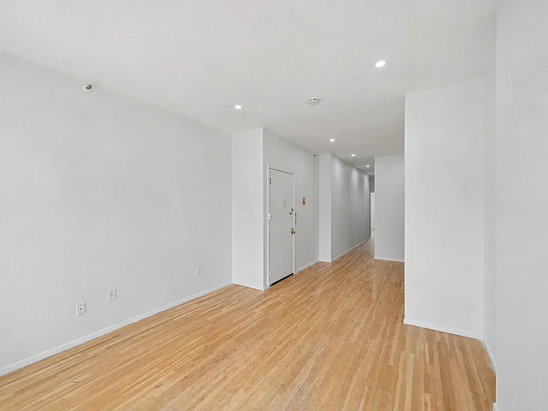 510 Observer Hwy #2W — Photo 3