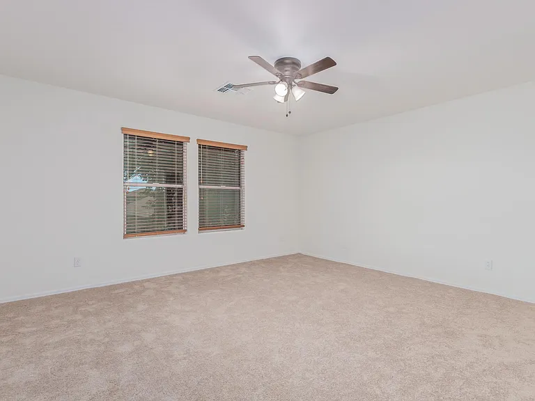 3209 W Saint Catherine Ave — Photo 8