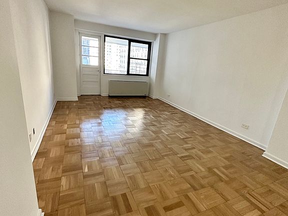 3rd image of 305 E 86th St #7PE