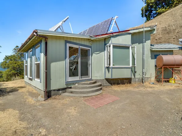 745A Applewood Rd, Honeydew, CA 95545