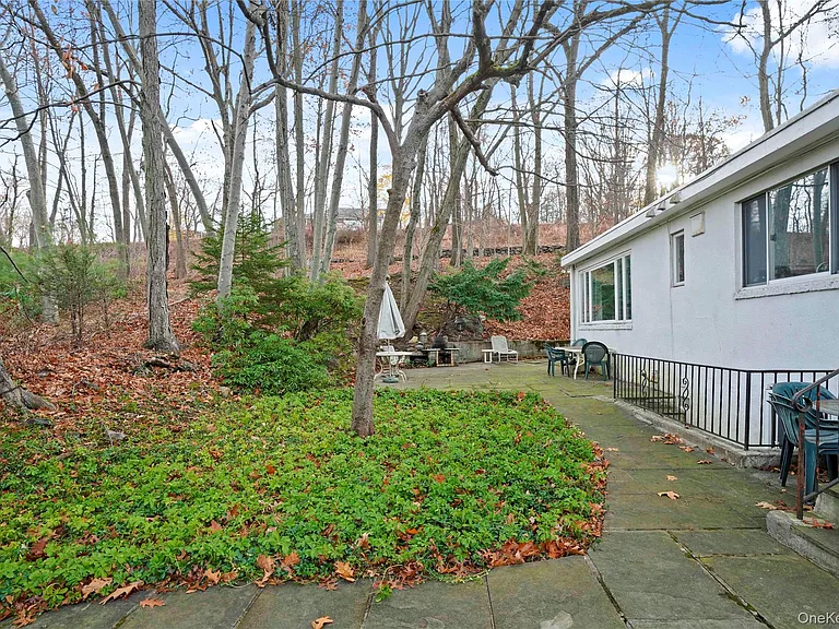 28 Sprain Valley Rd — Photo 20