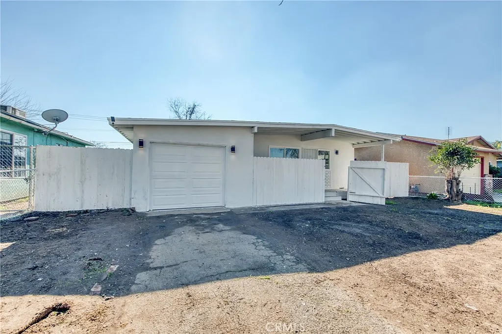 225 W Hawes Ave photo 1