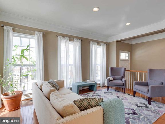 3rd image of 21936 Windy Oaks Sq