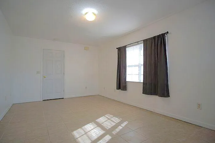 308 Australian Way #B — Photo 4