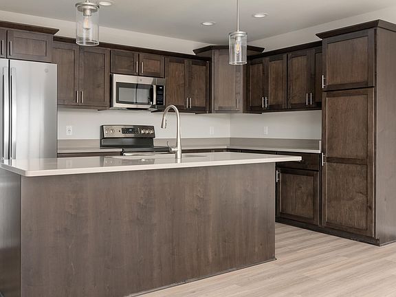 3rd image of 6548 Prairie Wood Dr