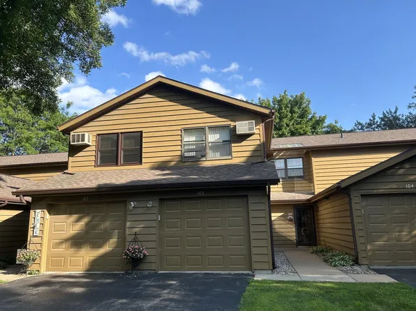 1140 Manor Dr APT 103, Neenah, WI 54956