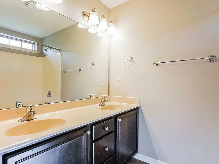 214 Callahan Trl — Photo 15
