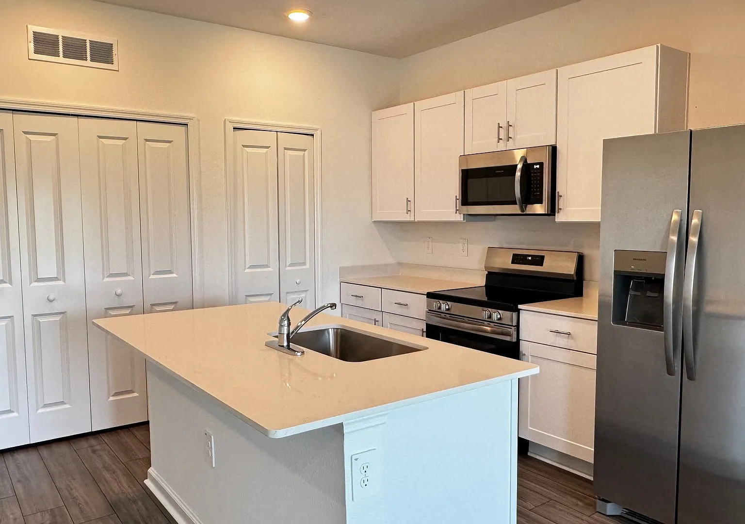 Stunning Brand-New Townhome for Rent in Marion Ranch, Internet, Trash & Lawn Care Included! — Photo 1