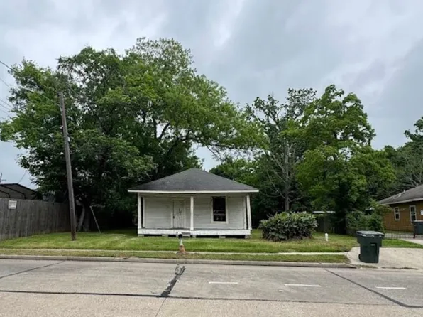 2392 Delaware St, Beaumont, TX 77703