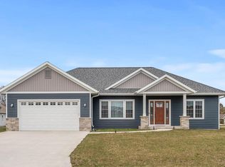 1502 Woodcrest St, Howards Grove, WI 53083