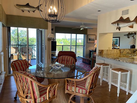 5th image of 157 Smallwood Dr APT 2-A