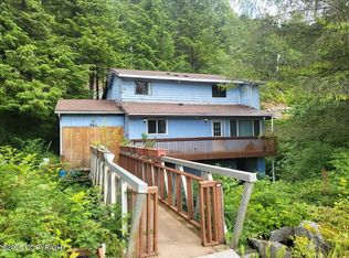 464 Schoenbar Rd, Ketchikan, AK 99901