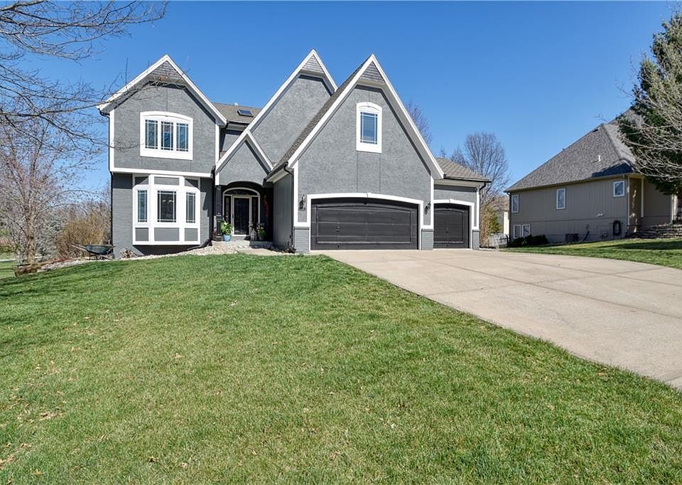 1st image of 1232 SW Coachlight Dr