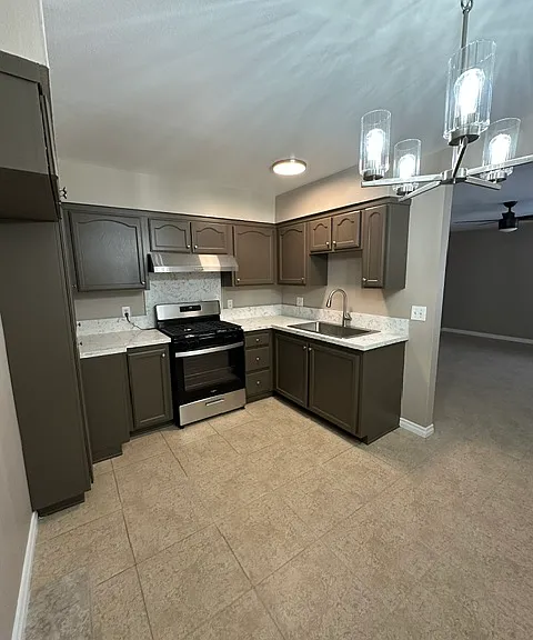 405 S Kroeger St #D — Photo 2