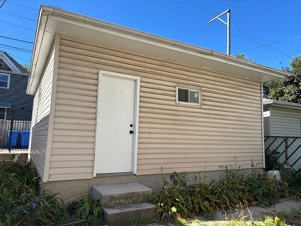 2nd image of 3540 S Paulina St