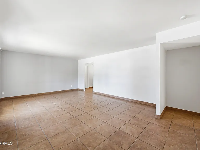 4213 E Sahuaro Dr — Photo 3