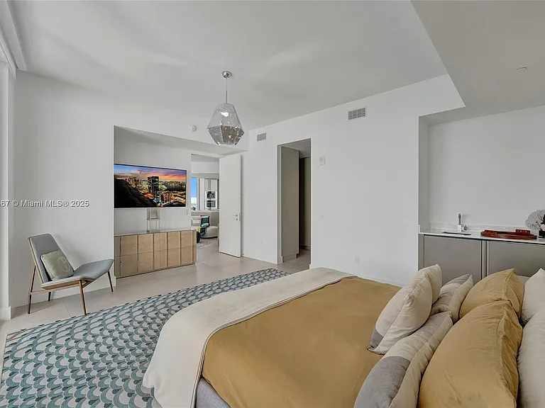18975 SE Collins Ave #3504 — Photo 23