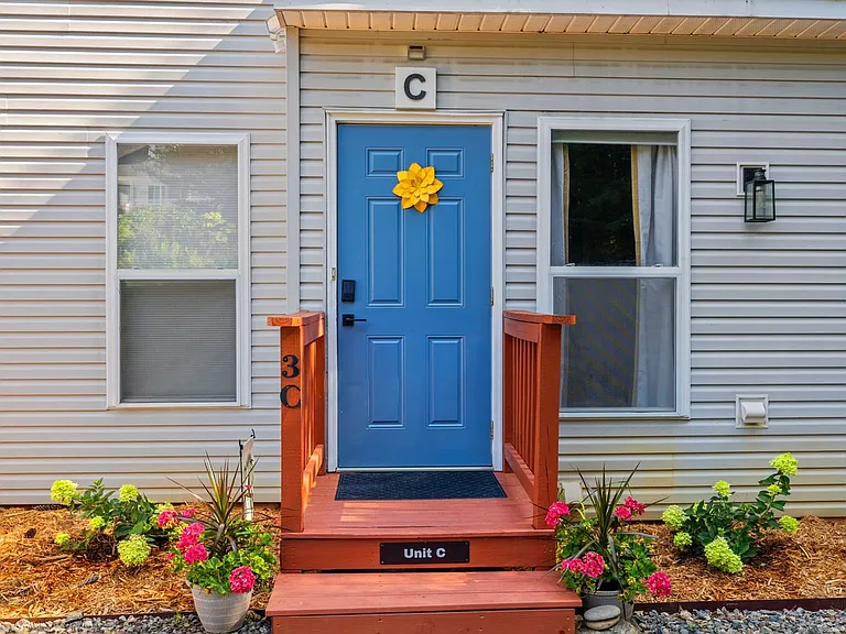 3 Higgins Rd #C — Photo 13