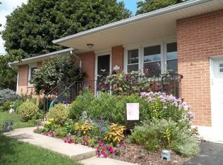 713 New St, Akron, PA 17501