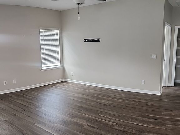3rd image of 64 Sunflower Cir NE