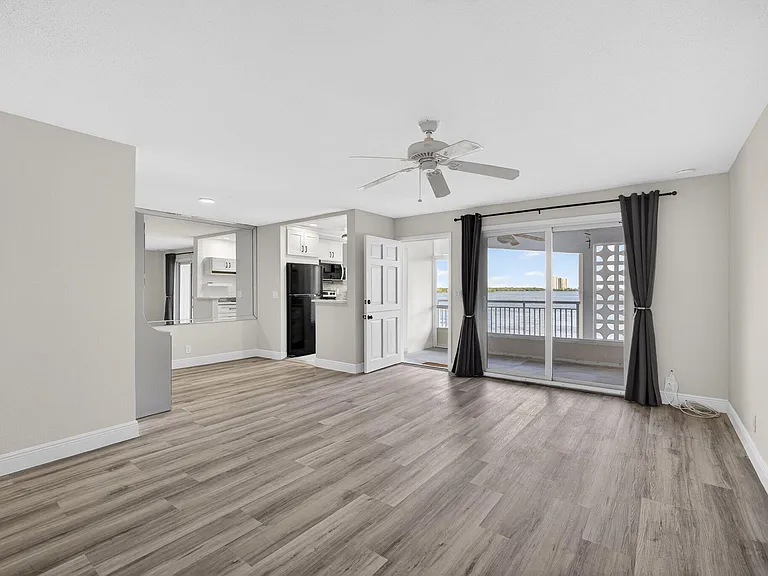 100 Shore Ct #208 — Photo 26