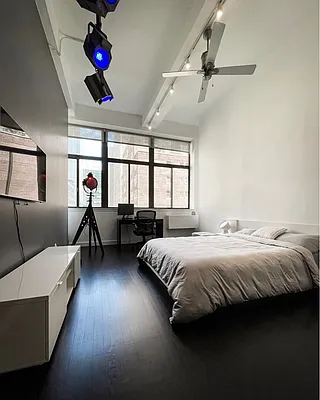 Rented by CRUM | media 40