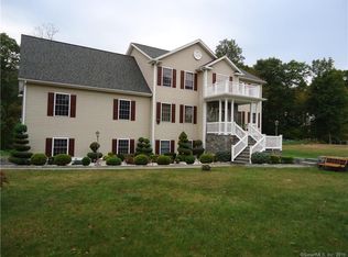 17 Old Schoolhouse Rd, Prospect, CT 06712