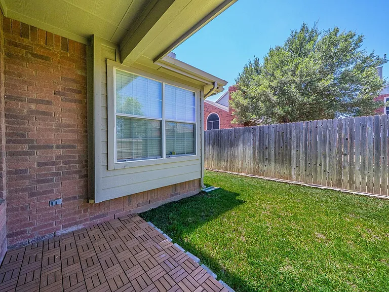 1717 Lake Eden Dr — Photo 25