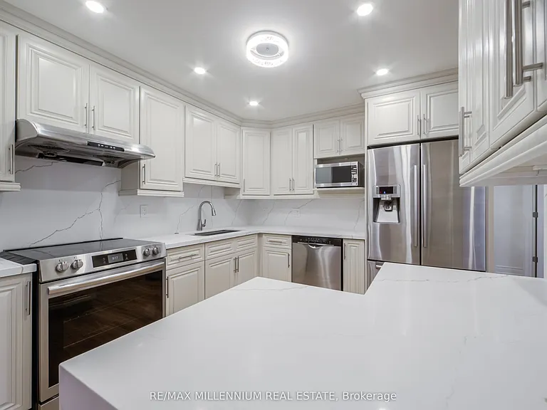 1285 Rebecca St — Photo 24