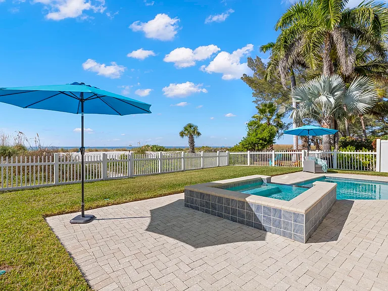 10042 Gulf Blvd — Photo 60