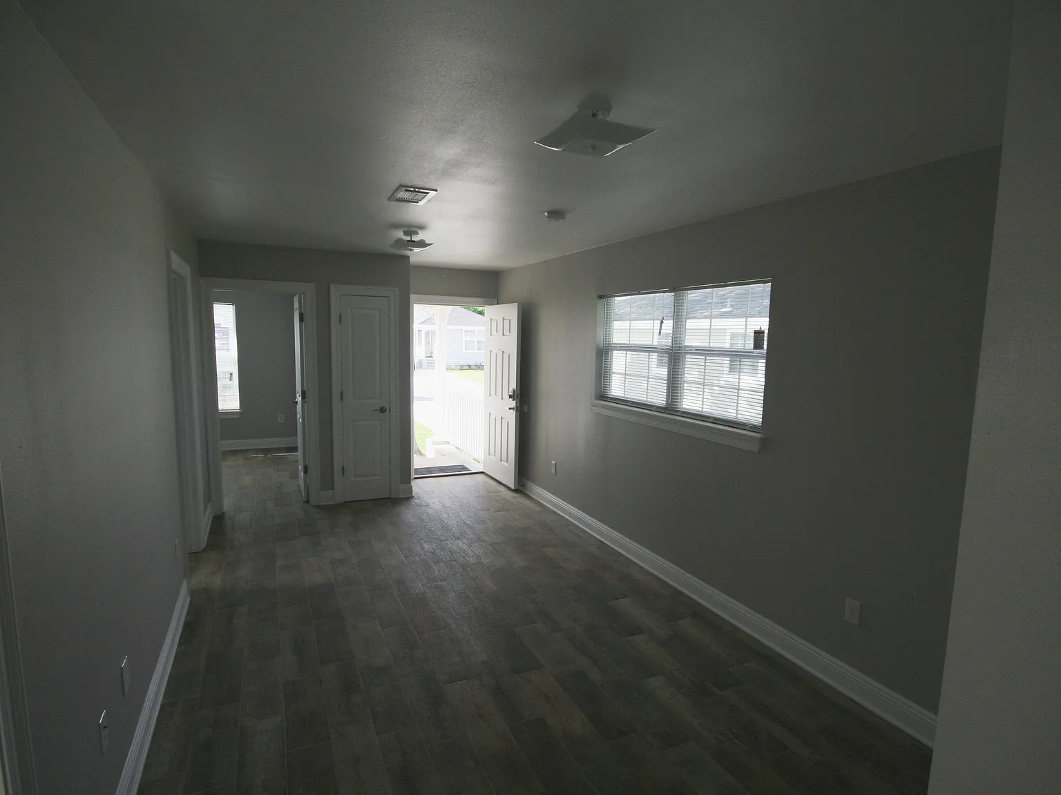 3 bed, 1150 sqft, $1,750 — Photo 2