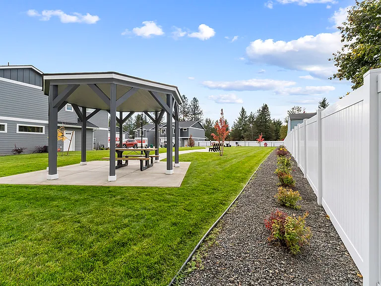 Birkdale Commons — Photo 26