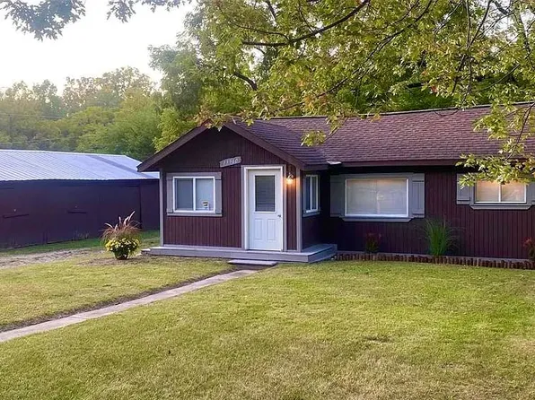 13960 N Territorial Rd, Gregory, MI 48137