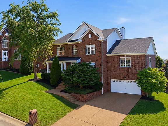 2nd image of 1605 Braebury Cir