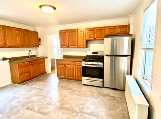 39 Garfield Ave FLOOR 1, Hyde Park, MA 02136