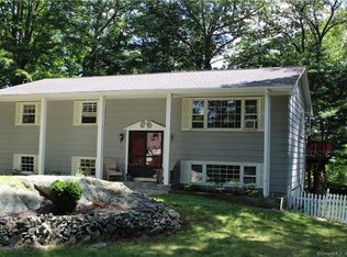 5 Cedar Hill Rd, Newtown, CT 06470