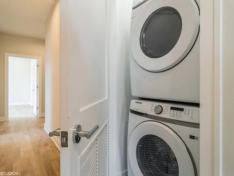 2105 W Caton St #201 — Photo 9