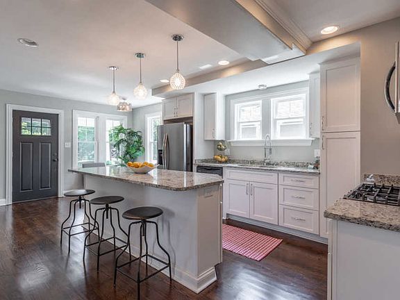 3rd image of 4605 N Marlborough Dr