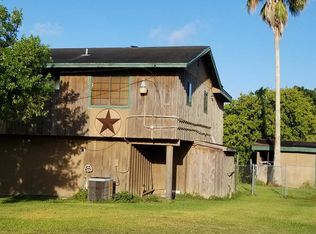 167 N T Head Dr, Seadrift, TX 77983