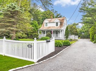 80 S Fairview Ave, Bayport, NY 11705
