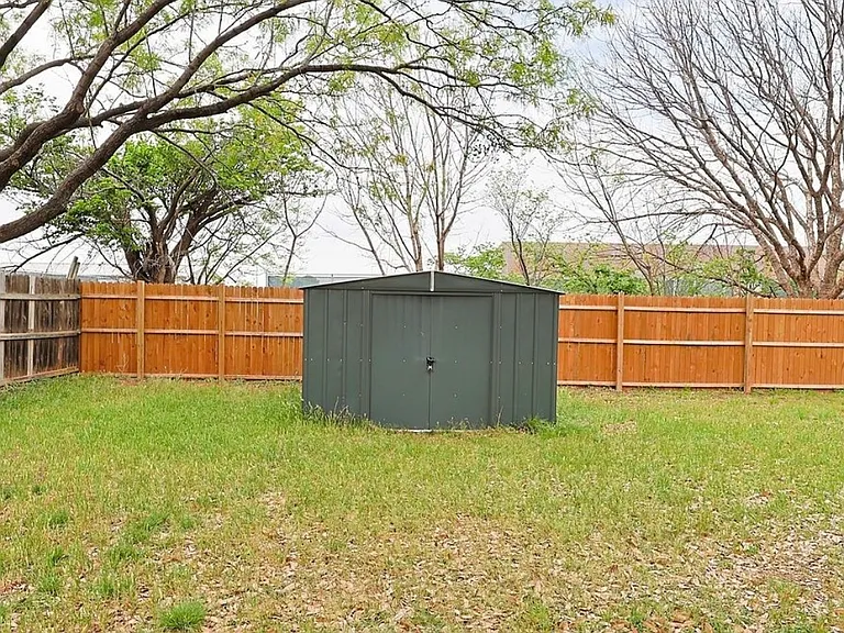 1710 Bob White Ct — Photo 25