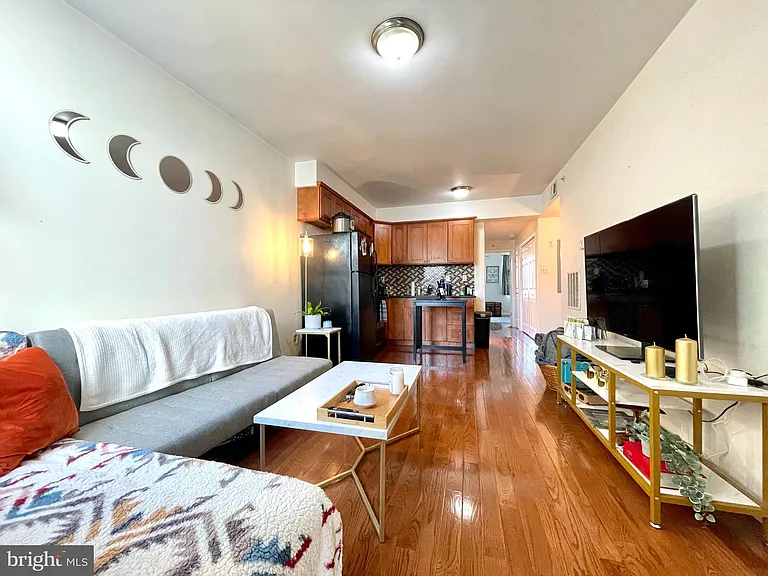 1131 Green St #3 — Photo 7