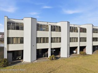 130 Foxfire Dr APT 306, Mount Pocono, PA 18344