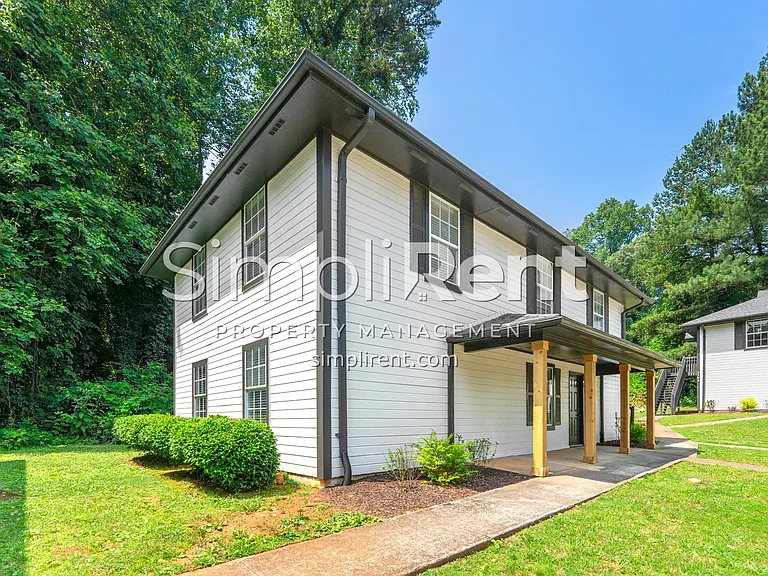 White Oak Crossing — Photo 12