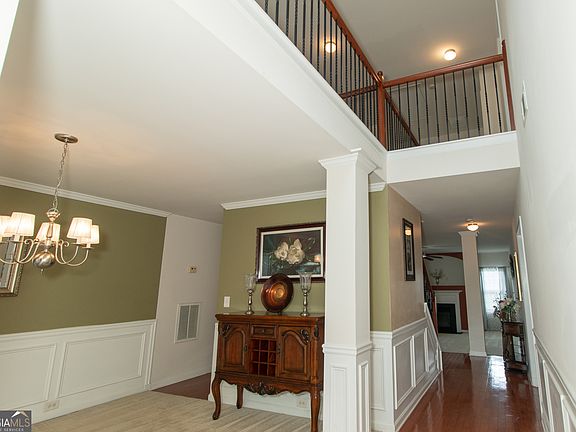 3rd image of 420 Oak Terrace Dr