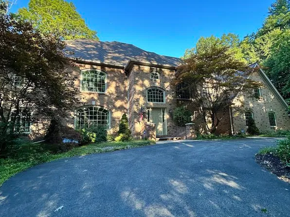 75 Gurney Lane, Queensbury, NY 12804